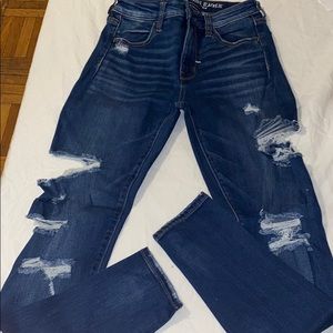 High waisted ripped jeans